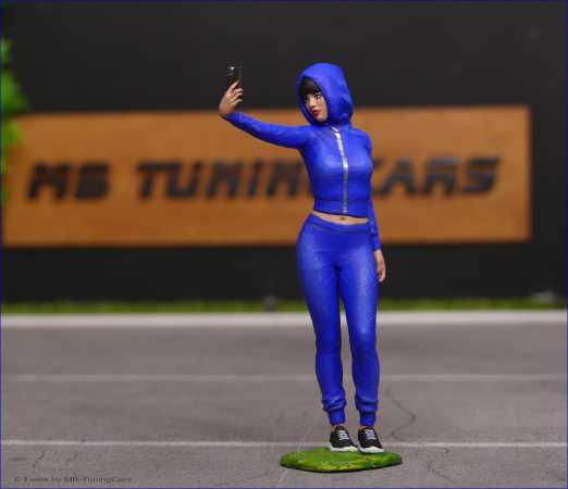 1:18 Selfie Girl - Handgemacht - 3D - Unikate -